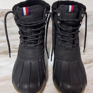 Tommy Hilfiger snow boots! Worn twice!